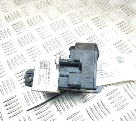 Audi E-tron GT Air conditioning (A/C) expansion valve 4M0816682E