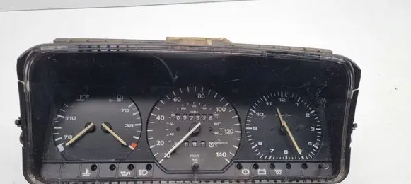 Volkswagen PASSAT B4 Speedometer (instrument cluster) 357919033DH 357919059AC