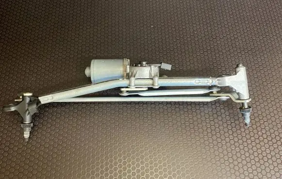 BMW X1 E84 Front wiper linkage and motor 2992466 W14118