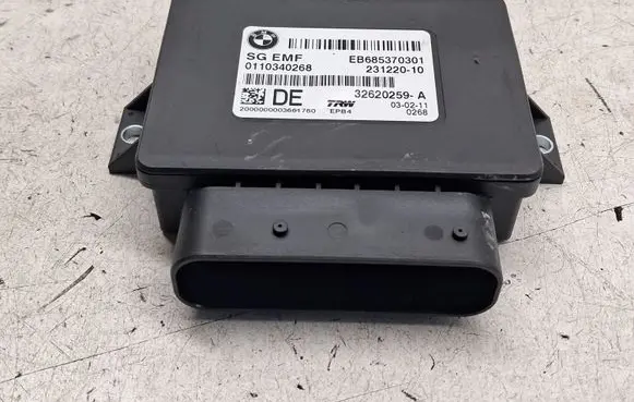 BMW 5 F10 F11 Hand brake control module 23122010