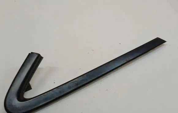 Citroen C4 I Picasso Front door glass trim molding 73335SJD
