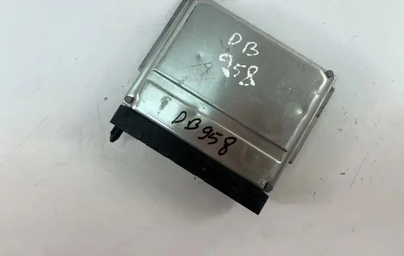 Volvo XC70 Engine control unit/module ECU 08675760A 0261207712