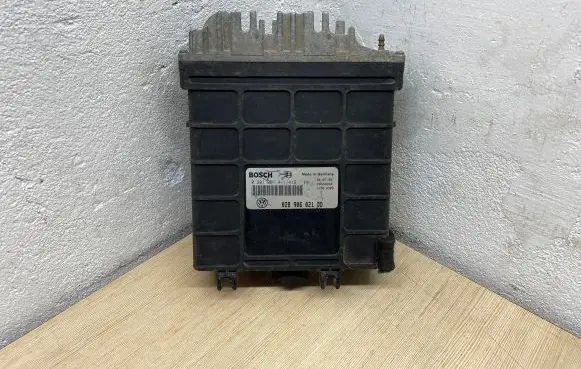 Volkswagen PASSAT B4 Engine control unit/module 028906021DD 28SA2669 0281001411
