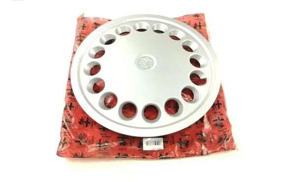 Alfa Romeo 155 R13 wheel hub/cap/trim 