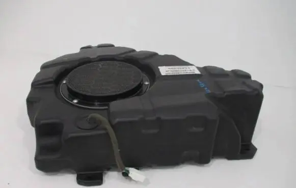 Jeep Grand Cherokee Subwoofer speaker 05064610AC 26777AF