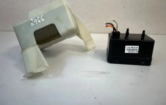 Mercedes-Benz S W221 Central locking vacuum pump 2218000248 2490014 3510010010