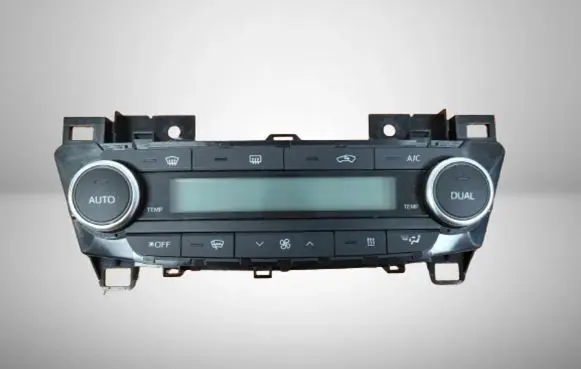 Toyota Avensis T270 Climate control unit 5590005610 E1108983