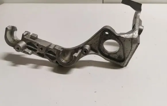 Mercedes-Benz C W205 Air filter cleaner box bracket assembly A6510940427