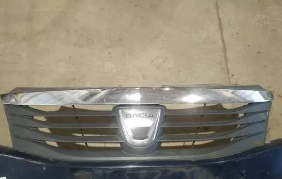 Dacia Logan I Front grill