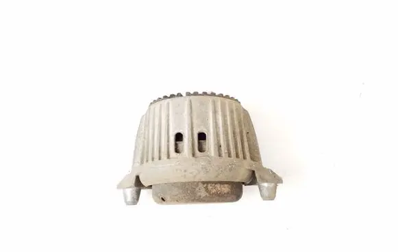 Engine mount bracket