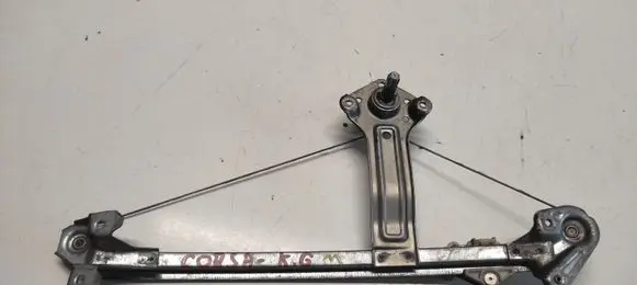 Rear door manual window regulator