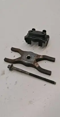 Ford Transit Fuel Injector clamp holder 6C1Q9L535AC 6C1Q9L513AB