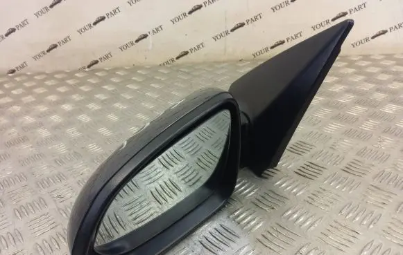 KIA Stonic Front door electric wing mirror E13049725