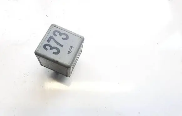 Volkswagen PASSAT B5.5 Other relay 8D0951253A v23134-b52-x301
