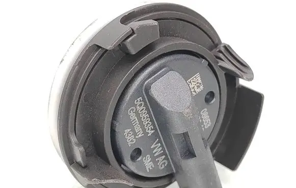 Volkswagen Golf VII Airbag deployment crash/impact sensor 5Q0959354 08653 4382