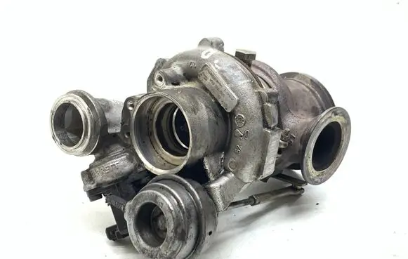 BMW 7 F01 F02 F03 F04 Turbo 7576985 7936471