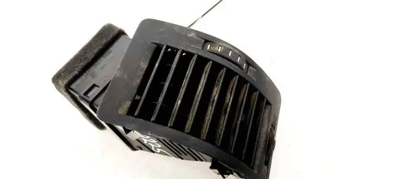 Skoda Octavia Mk2 (1Z) Dashboard side air vent grill/cover trim 02124902W