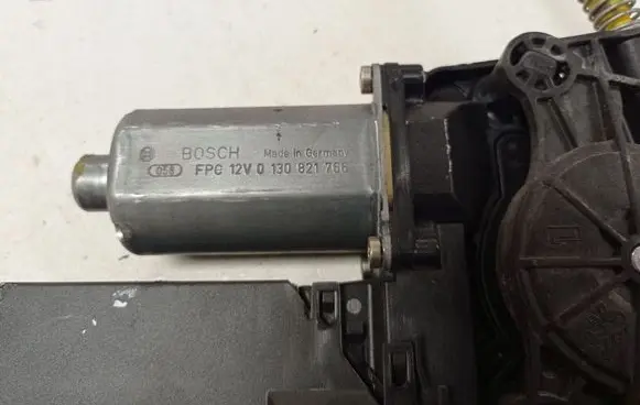 Peugeot 307 Front door window regulator with motor 9637131180 990837100