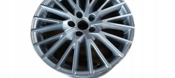 Audi TT TTS RS Mk3 8S R18 wheel hub/cap/trim 8S0601025D