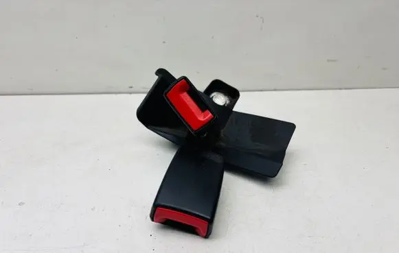 Audi A4 S4 B7 8E 8H Rear seatbelt buckle 8E0857739D