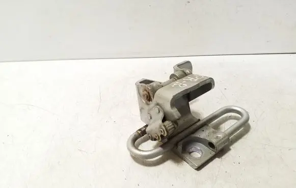 Volkswagen Golf V Front door lower hinge 1K0831412N