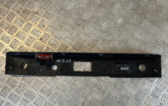 Mercedes-Benz CLS C219 Other trunk/boot trim element A2197500393