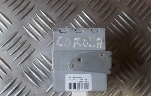 Toyota Corolla E120 E130 Door central lock control unit/module 8974102050 73662712