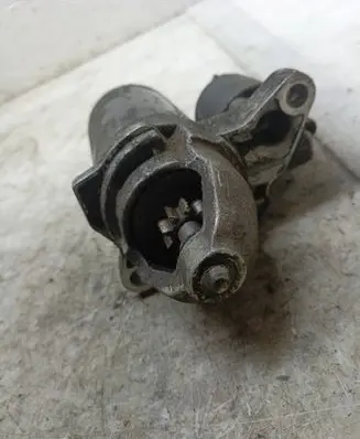 Volkswagen PASSAT B5.5 Starter motor 1005821936