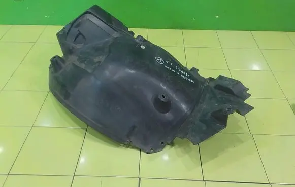 Mercedes-Benz C W204 Front arch 2046904730 LEWE