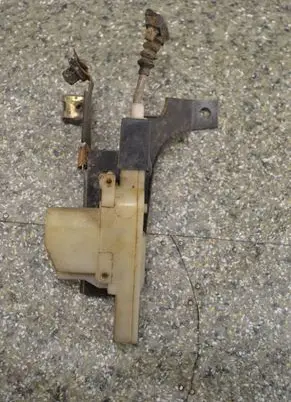 BMW 3 E30 Central locking motor 1385119