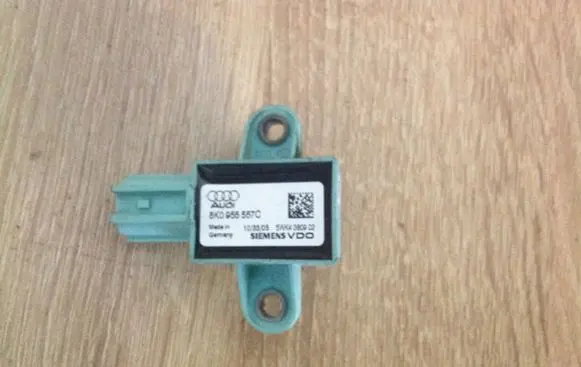 Audi A5 8T 8F Airbag deployment crash/impact sensor 8K0955557C 5WK4380902