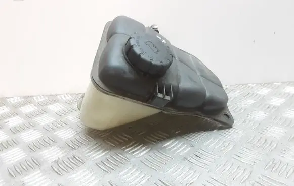 Mercedes-Benz C W203 Coolant expansion tank/reservoir A2035000049
