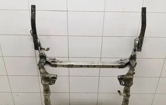 Audi A4 S4 B8 8K Front subframe 8T0399315H 1220301241