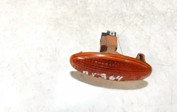 Nissan Almera Tino Front fender indicator light