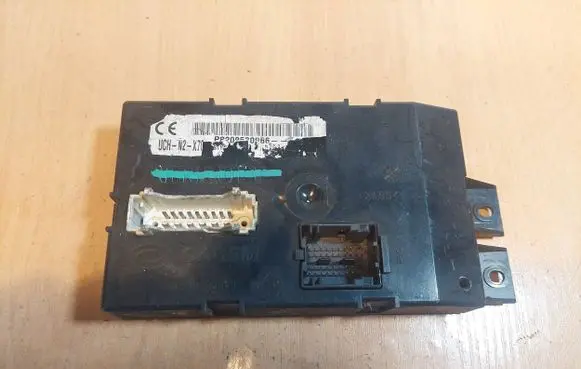 Renault Master II Comfort/convenience module P8200530966 UCH-N2-X70