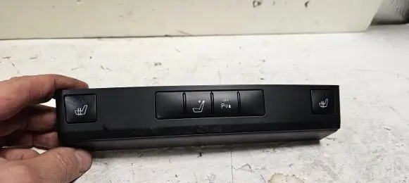Mercedes-Benz E W212 Seat heating switch A2128202610 33911101