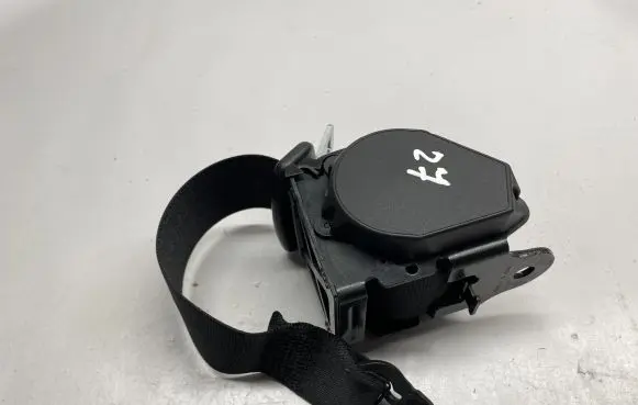 BMW 2 F22 F23 Rear seatbelt S3725939101