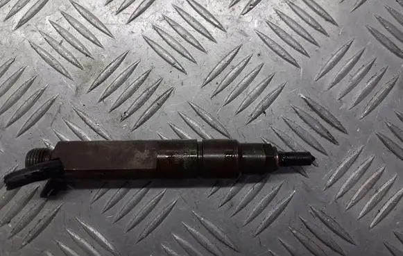 Audi A4 S4 B5 8D Fuel injector 028130201J