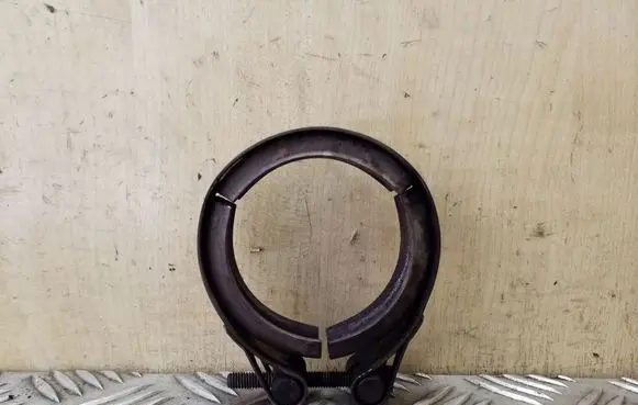 Volkswagen Tiguan Muffler pipe connector clamp 1K0253725