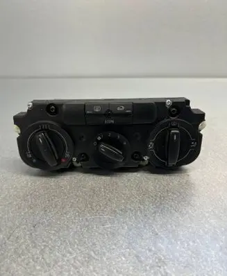Volkswagen Golf Plus Climate control/heater control trim M4R5S97