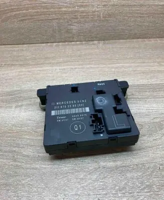 Mercedes-Benz E W211 Door control unit/module 2118703385