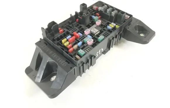 Dodge RAM Fuse module 68430153AB-A