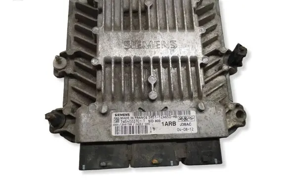 Ford Focus Engine control unit/module 5M5112A650MB 5WS40227CT