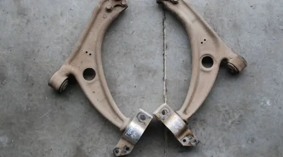 Volkswagen Tiguan Front control arm 140KM 2009R