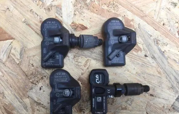 Porsche Cayenne (9Y0 9Y3) Tire pressure sensor 5q0907275