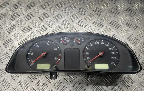 Volkswagen PASSAT B5 Speedometer (instrument cluster) 110008920024 3B19198