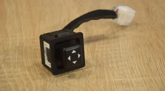 KIA Stinger Tailgate/trunk/boot open switch 