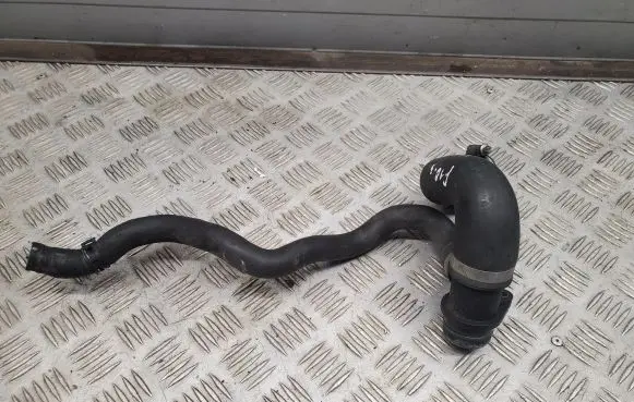 BMW 5 F10 F11 Engine coolant pipe/hose 7639998