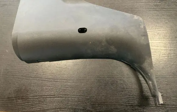 Foot area side trim
