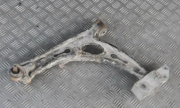 Seat Leon (1P) Front lower control arm/wishbone 1K0407153G